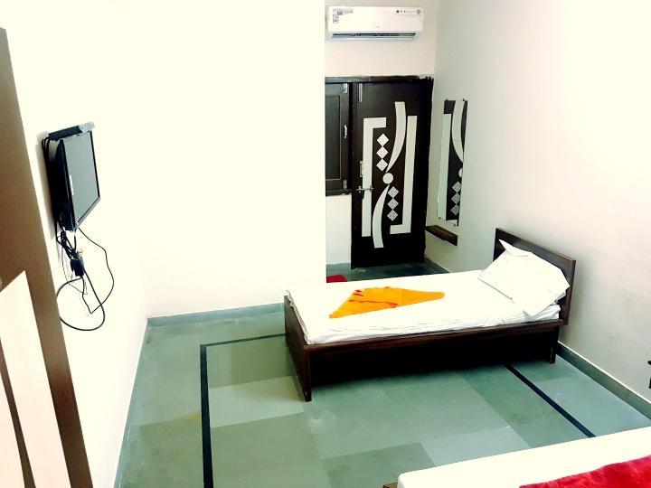 Hotel Ambe Residency Ābu Road Екстериор снимка