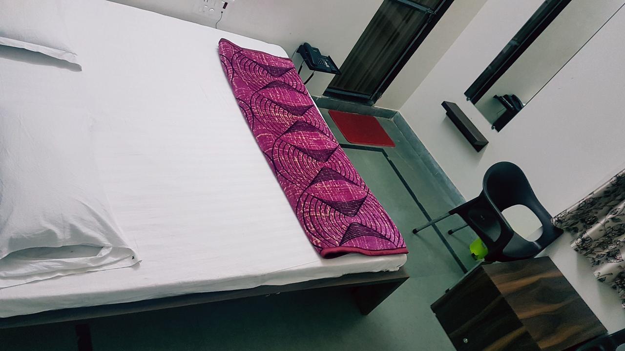 Hotel Ambe Residency Ābu Road Екстериор снимка